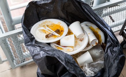 Plastik. Koniec jednorazówek w najbliższe wakacje