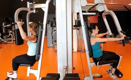 Skutki podatkowe zakupu i przekazania pracownikom kart Multisport zależą od sposobu finansowania tyc