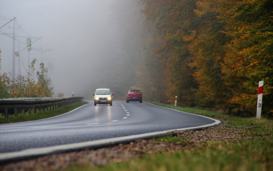 Opady i przymrozki. Na drogach będzie ślisko