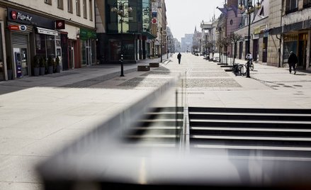 Firmy jeszcze nie zwalniają, lecz przyhamowały z rekrutacją