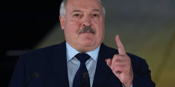 Łukaszenko i jego oblężona twierdza. Dyktator izoluje i zastrasza