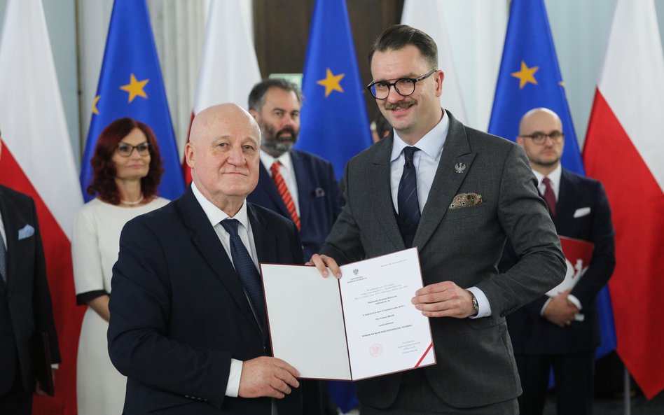 Przewodniczący PKW Sylwester Marciniak i poseł PiS Łukasz Mejza