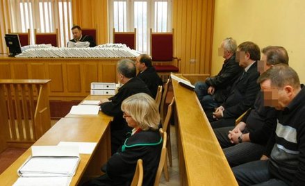 Rozprawa w sądzie w Poznaniu w 2008 r. Na ławie oskarżonych m.in. ppłk Henryk W., którego wojskowi ś
