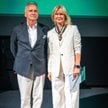 Sławomir Rogowski, wiceminister kultury i Grażyna Torbicka, uhonorowana Gloria Artis