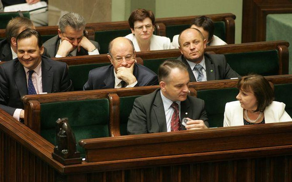 Rząd chce zmian w przyznawaniu pomostówek