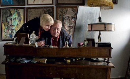 Witkacy (Jerzy Stuhr) jest prywatną idee fixe Łazowskiego, agenta inwigilującego pisarzy