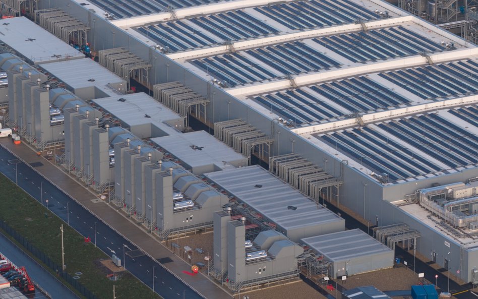 Sztuczna inteligencja i centra danych zabierają światu prąd