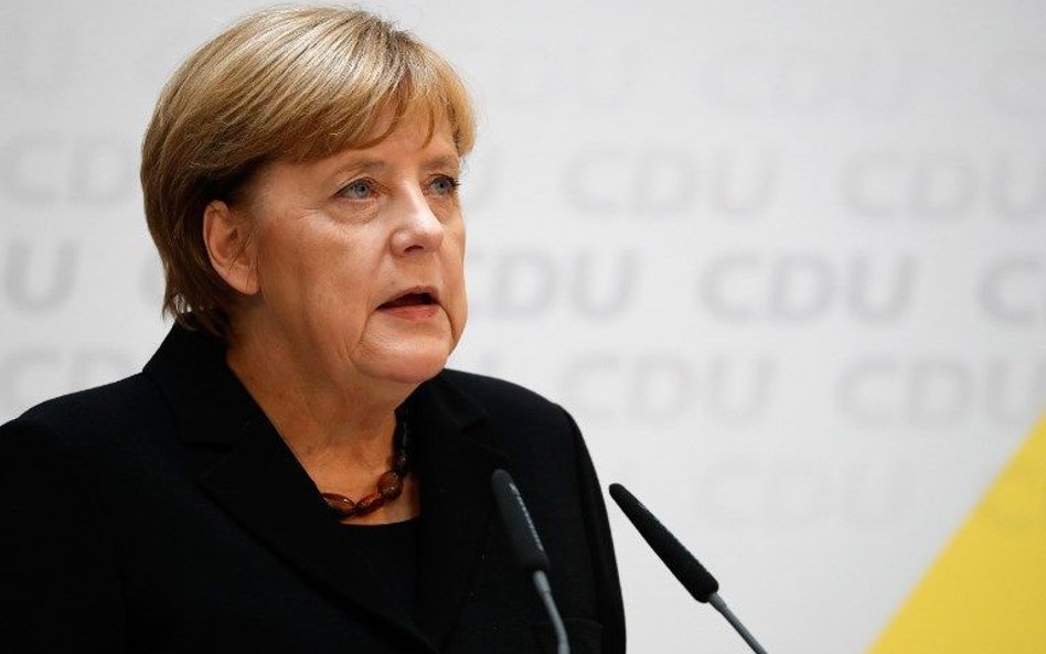 Jędrzej Bielecki: Ryzykowne gry Merkel i Orbána