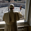Papież Franciszek i pusty, zamknięty Plac Świętego Piotra w ostatnią niedzielę