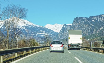 Szwajcaria: Do więzienia za zbyt szybką jazdę?