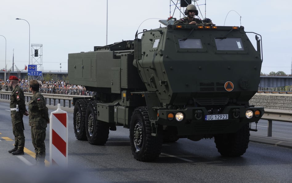 Wieloprowadnicowa wyrzutnia rakiet HOMAR-A HIMARS z 1. Brygady Rakiet 1. Dywizjonu Rakiet w Orzyszu 