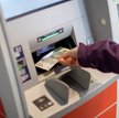 Polacy wciąż lubią gotówkę. To ucieczka przed „wielkim bratem”?