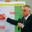 Mirosław Drzewiecki pokazywał posłom z komisji kalendarium współdziałania resortów finansów oraz spo