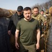 Prezydent Wołodymyr Zełenski w okopach w okolicach Charkowa