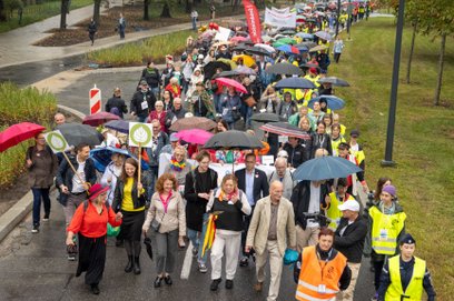 Z pl. Bankowego wyruszy barwny, roztańczony korowód do Parku Świętokrzyskiego, gdzie czekać będzie M