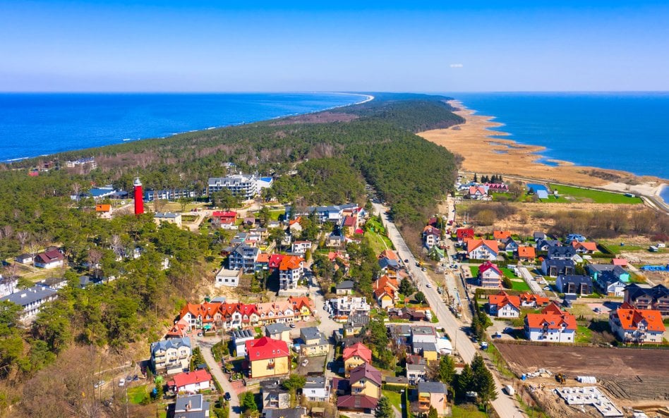 Krynica Morska to jedna z gmin, które w 2026 roku mają otrzymać mniej środków z budżetu państwa. To 