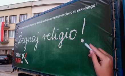 Same plusy? Na pewno nie dla rodziców i dzieci poważnie traktujących swoją wiarę (furgonetka z plaka