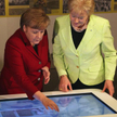 Kanclerz Angela Merkel i Erika Steinbach, była już przewodnicząca Związku Wypędzonych (zdjęcie z 201