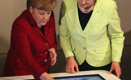 Kanclerz Angela Merkel i Erika Steinbach, była już przewodnicząca Związku Wypędzonych (zdjęcie z 201