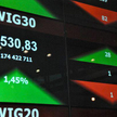 Dzisiejsza sesja zaczyna się jednak od niewielkich wzrostów. WIG20 na stracie zyskał około 0,3 proc.