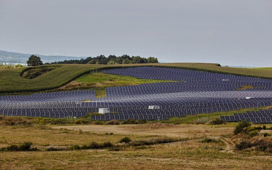 Przemysł coraz głośniej narzeka na problemy z dostępnością energii zeroemisyjnej w Polsce