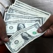 Amerykański dolar nie zamierza łatwo sprzedawać skóry