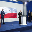 Mateusz Morawiecki (z lewej) z cudownego dziecka polskiej polityki stał się symbolem nietrafionej pr