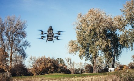 Latający motocykl SkyRacer firmy Maviator ma latać z prędkością do 100 km