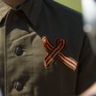 Wstążka Świętego Jerzego jest zakładana przez niektórych 9 maja, dla uczczenia zwycięstwa ZSRR w II 