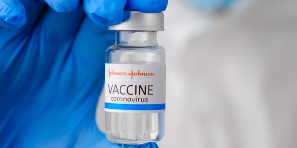 Naukowcy odkryli przyczynę rzadkich powikłań po szczepionkach na COVID-19