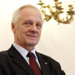 Stefan Niesiołowski otrzymał 64 087 złotych emrytury. Co miesiąc na konto posła UED wpływa z tego ty