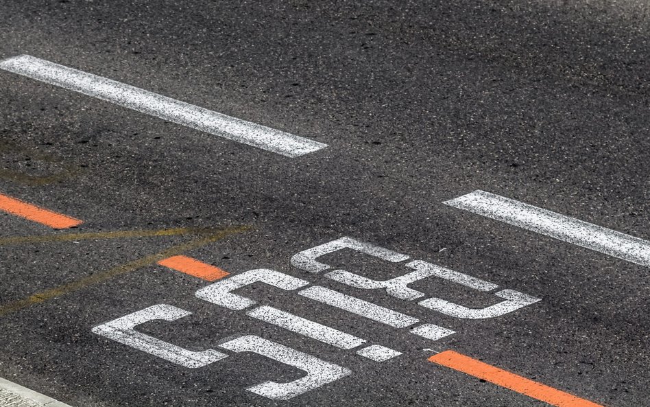 Jeśli Sejm i Senat zdążą uchwalić projekt nr 1677 przed końcem roku, kierowcy elektryków zachowają p