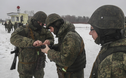 Rosyjscy żołnierze z mobilizacji na poligonie w Nogińsku