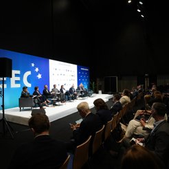 Uczestnicy debaty zastanawiali się, jak przeprowadzić transformacje z korzyścią dla wszystkich