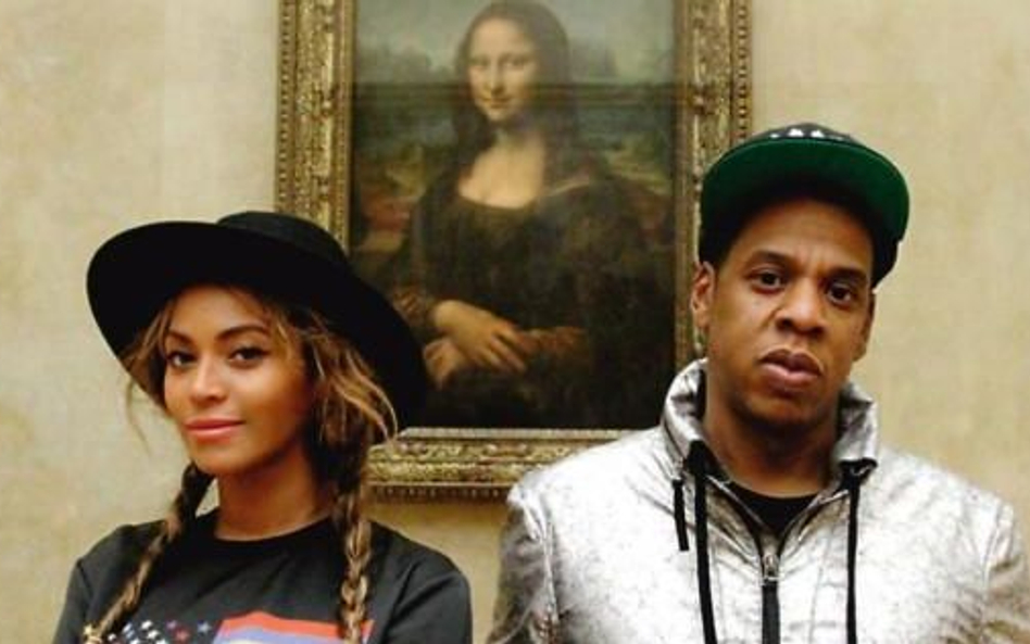 Jay-Z i Beyoncé przed Mona Lizą w Luwrze. Z prawej: kolejka do wystawy dzieł Salvadora Dalego w madr