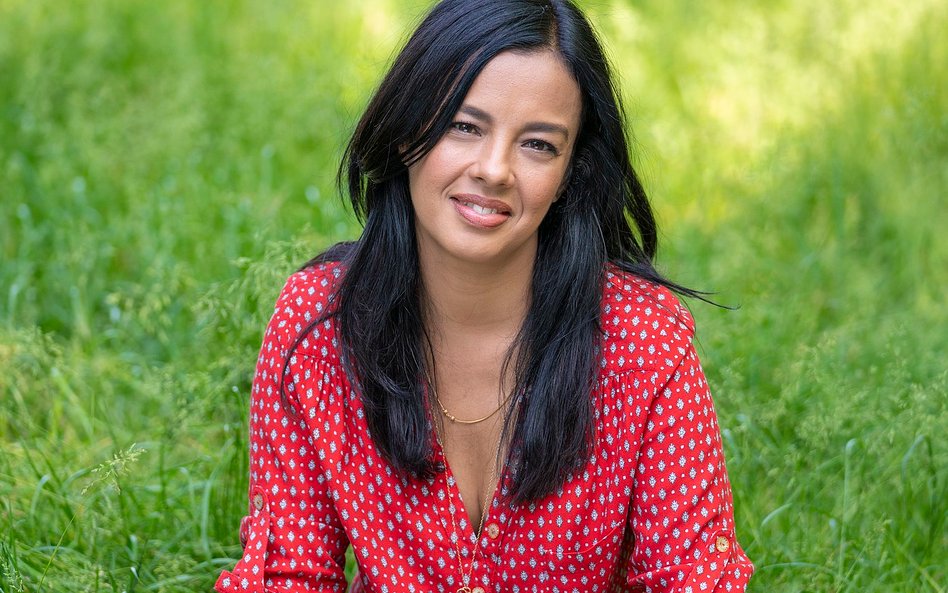 Liz Bonnin jest znaną dziennikarką specjalizującą się w ukazywaniu środowiska naturalnego i dzikich 