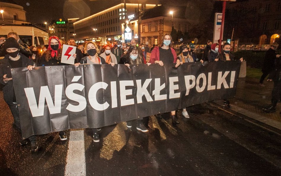 Policjant bił pałką teleskopową. Kara? Rozmowa dyscyplinująca