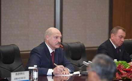 Prezydent Białorusi Aleksandr Łukaszenko i szef białoruskiej dyplomacji Uładzimir Makiej