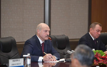 Prezydent Białorusi Aleksandr Łukaszenko i szef białoruskiej dyplomacji Uładzimir Makiej