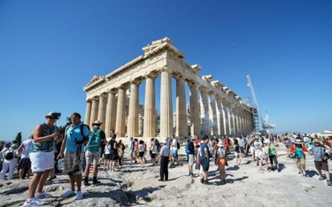 Przez upały Akropol otwarty krócej
