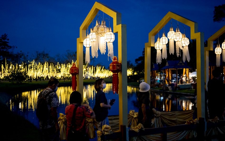 Pierwszy na liście singli jest Bangkok w Tajlandii