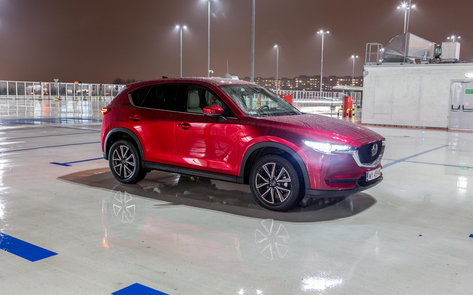 Mazda CX-5: Przyjemność z prowadzenia i bezpieczeństwo w tym SUV-ie to podstawa