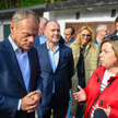 Przewodniczący Platformy Obywatelskiej Donald Tusk podczas spotkania z mieszkańcami osiedla Gaj w Tr