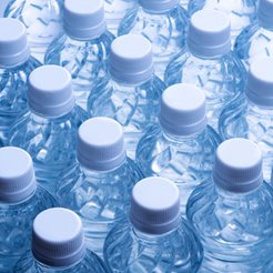 Robert Gwiazdowski: Czysta woda i woda posłodzona to bez wątpienia inne produkty