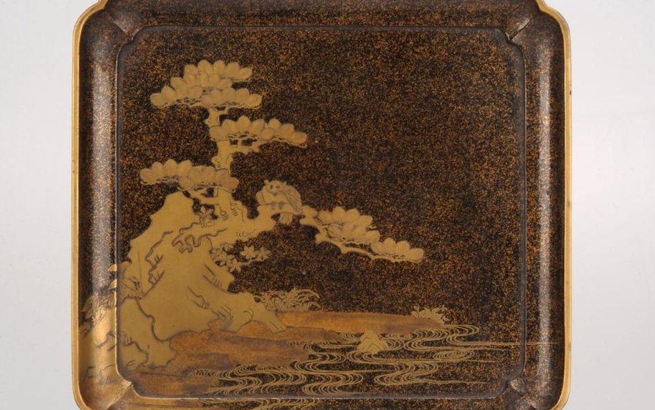 Tacka na słodycze w kształcie wachlarza okres Edo, XIX w. laka złota Muzeum Narodowe w Warszawie dar