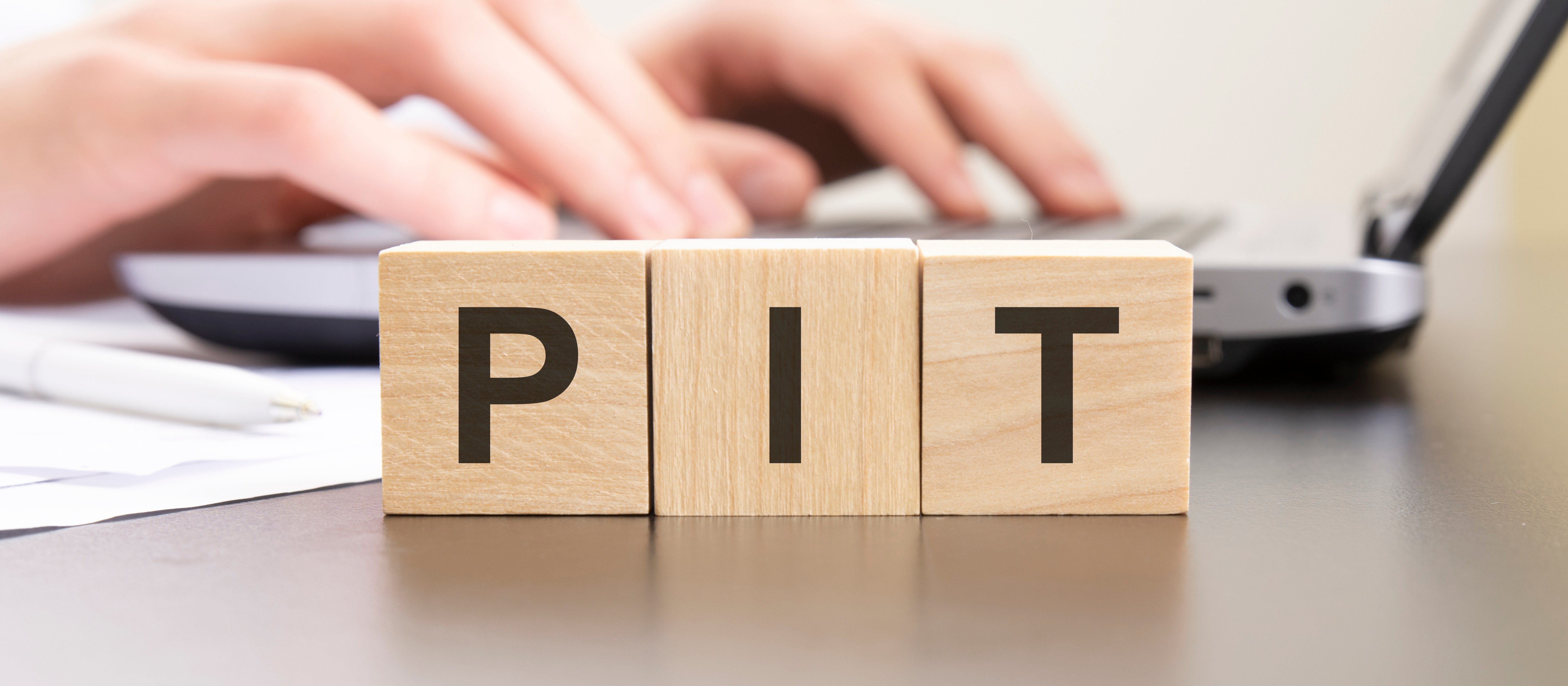 Kto jest płatnikiem PIT od wynagrodzeń – urząd miejski czy gmina?