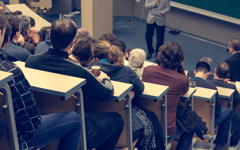 Rekordowa liczba studenckich staży w Programie Kariera