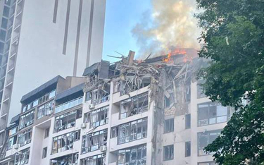 Atak rakietowy na domy mieszkalne w Kijowie