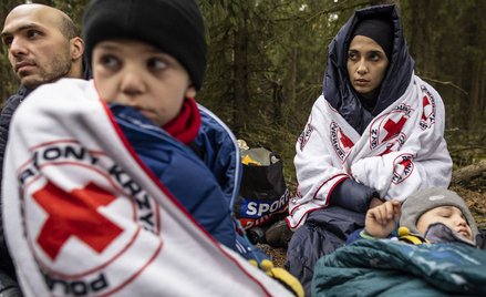 Rodzina Massini - ojciec Muhammad, matka Alaa i ich dwoje dzieci - w pobliżu granicy niedaleko miejs