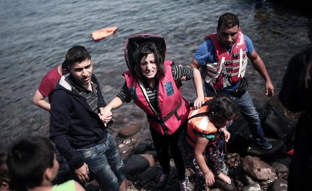 Zyski z przerzutu imigrantów do Europy są większe niż z przemytu broni czy narkotyków do Unii